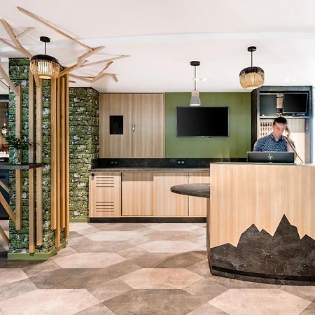 Hotel Ibis Styles Annecy Centre Gare Esterno foto