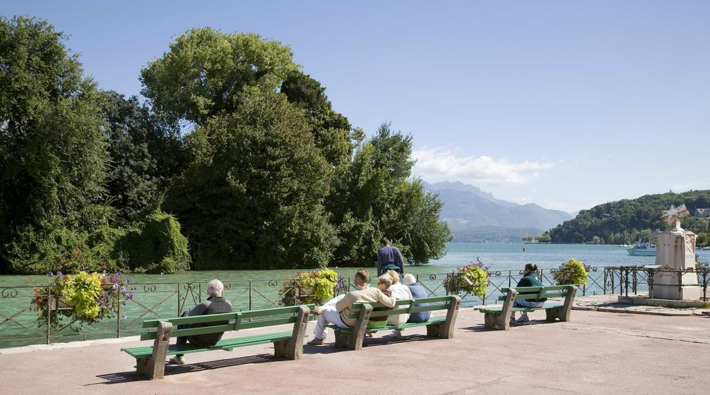 Hotel Ibis Styles Annecy Centre Gare Esterno foto