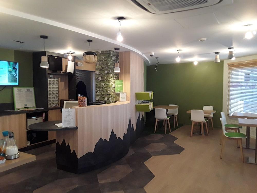 Hotel Ibis Styles Annecy Centre Gare Esterno foto