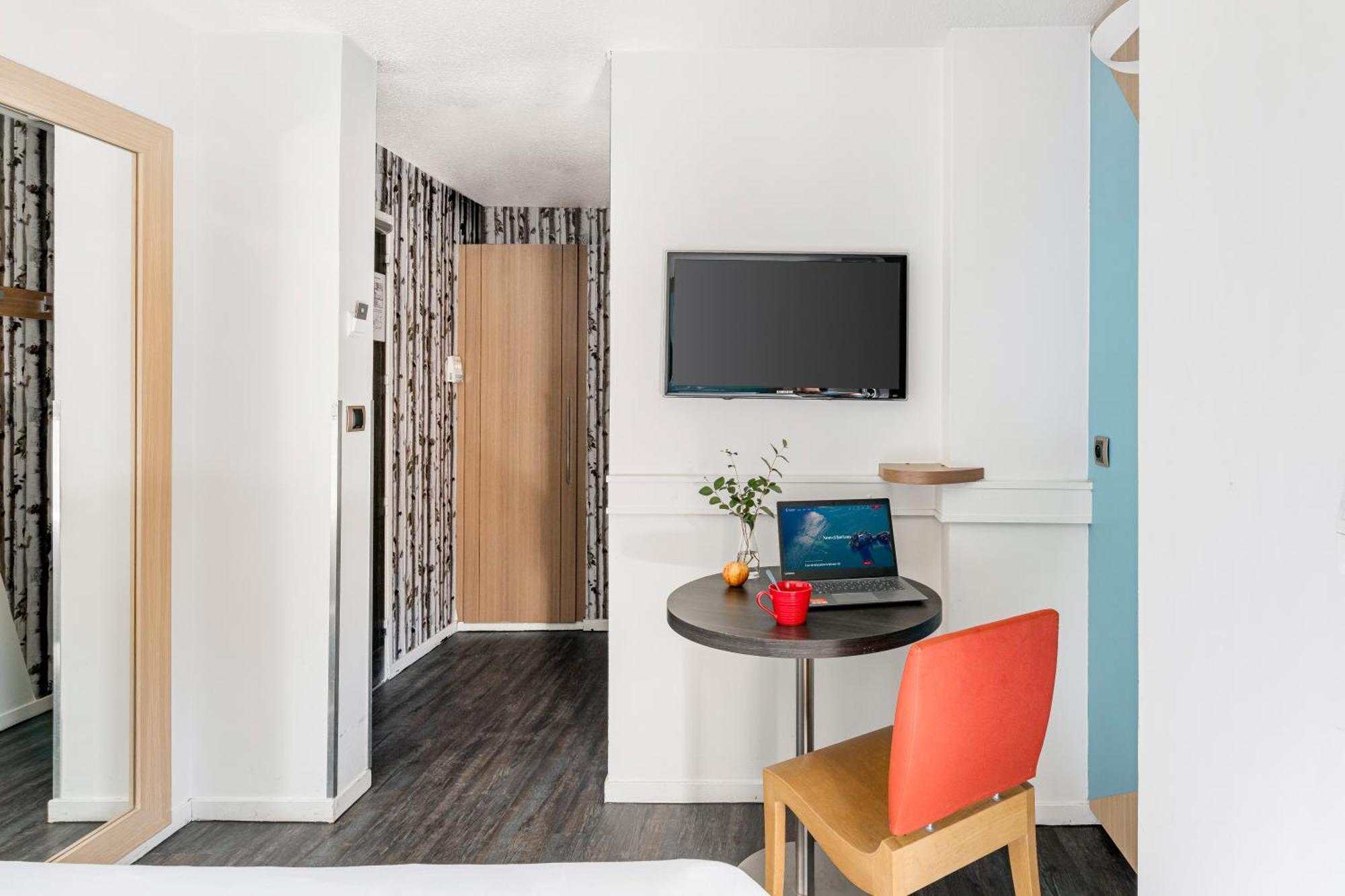 Hotel Ibis Styles Annecy Centre Gare Esterno foto