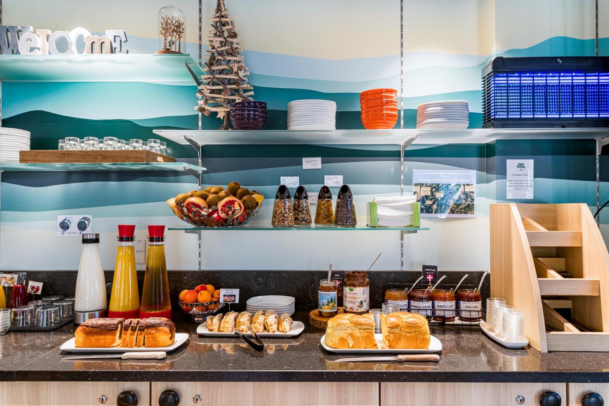 Hotel Ibis Styles Annecy Centre Gare Esterno foto