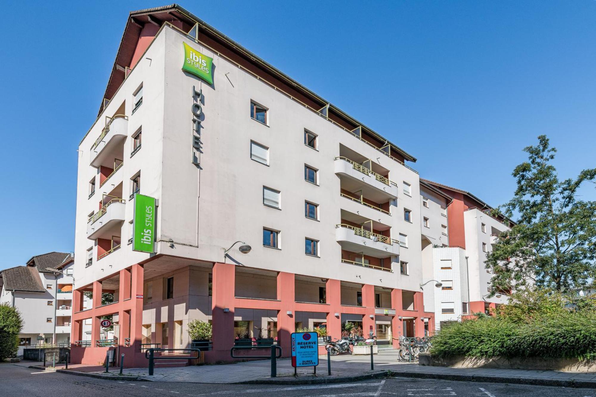 Hotel Ibis Styles Annecy Centre Gare Esterno foto
