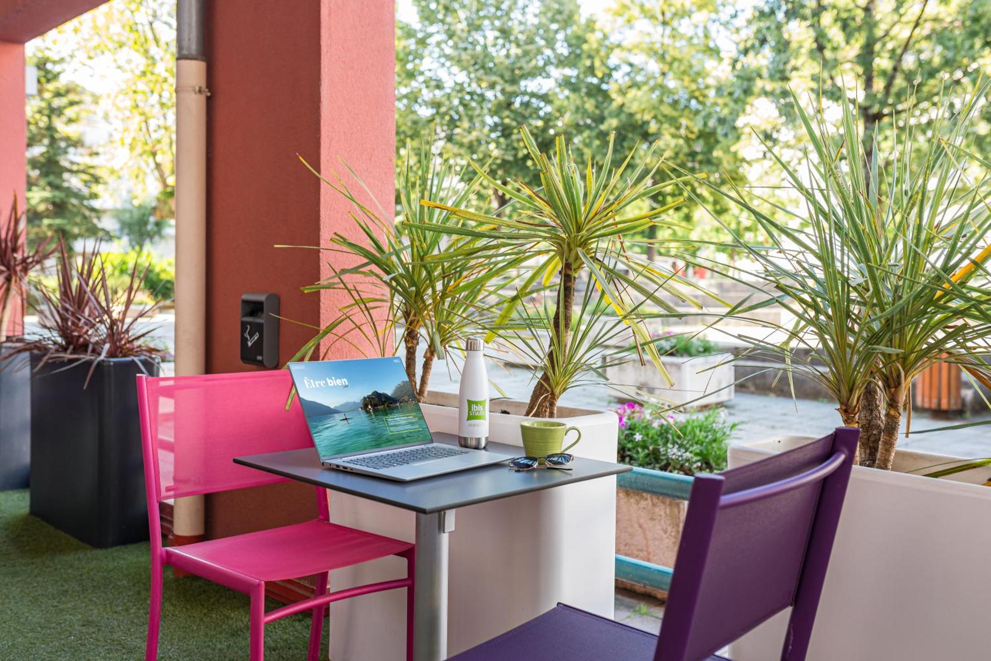 Hotel Ibis Styles Annecy Centre Gare Esterno foto