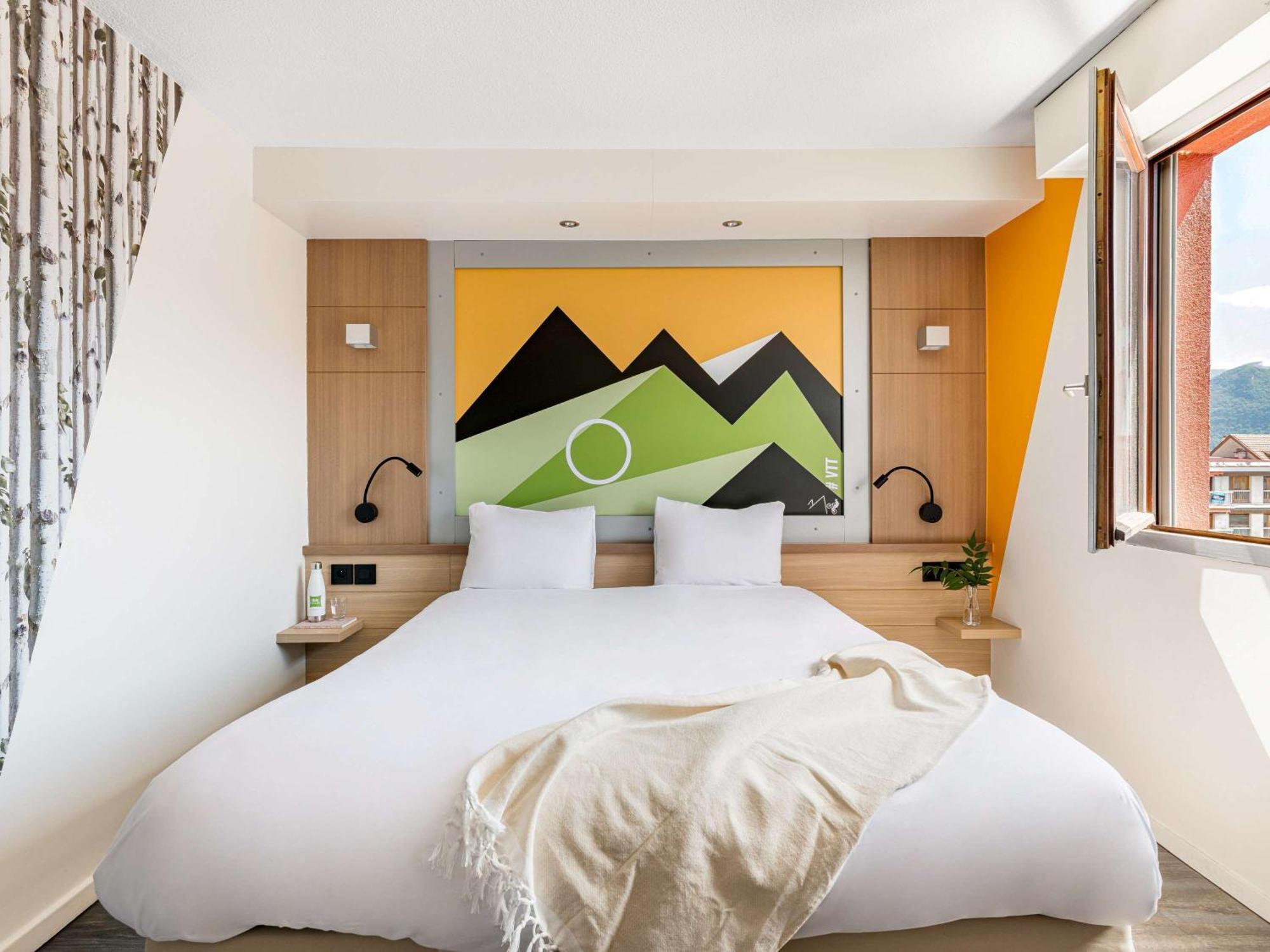 Hotel Ibis Styles Annecy Centre Gare Esterno foto