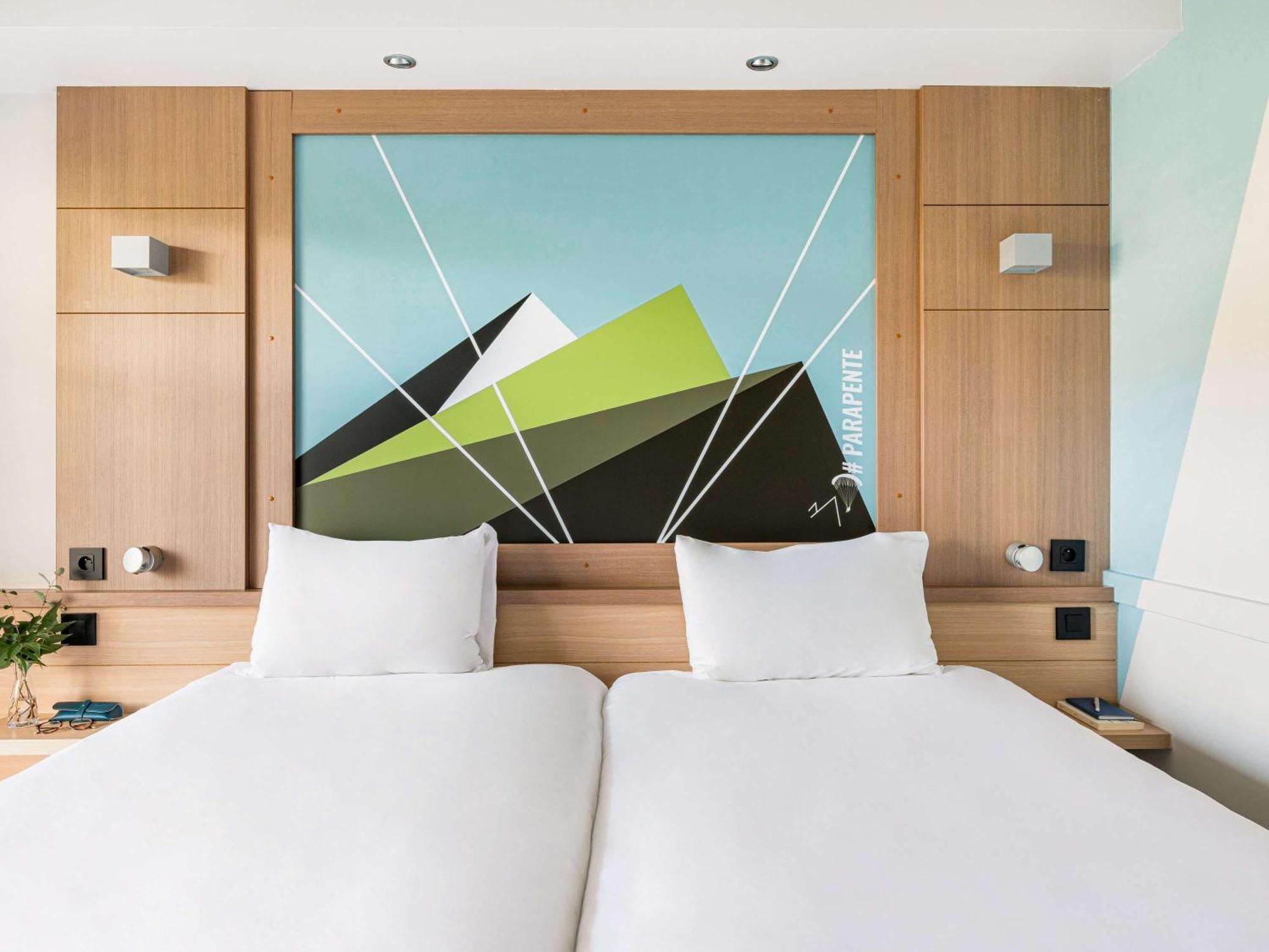Hotel Ibis Styles Annecy Centre Gare Esterno foto