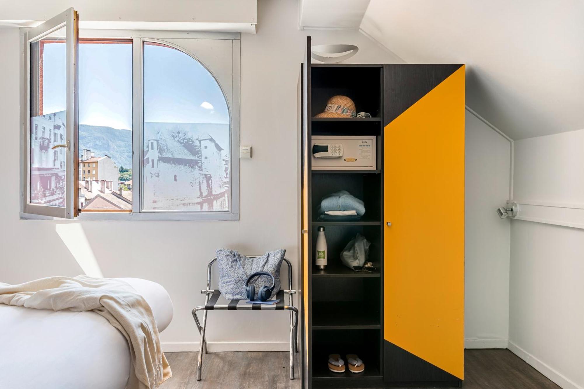 Hotel Ibis Styles Annecy Centre Gare Esterno foto
