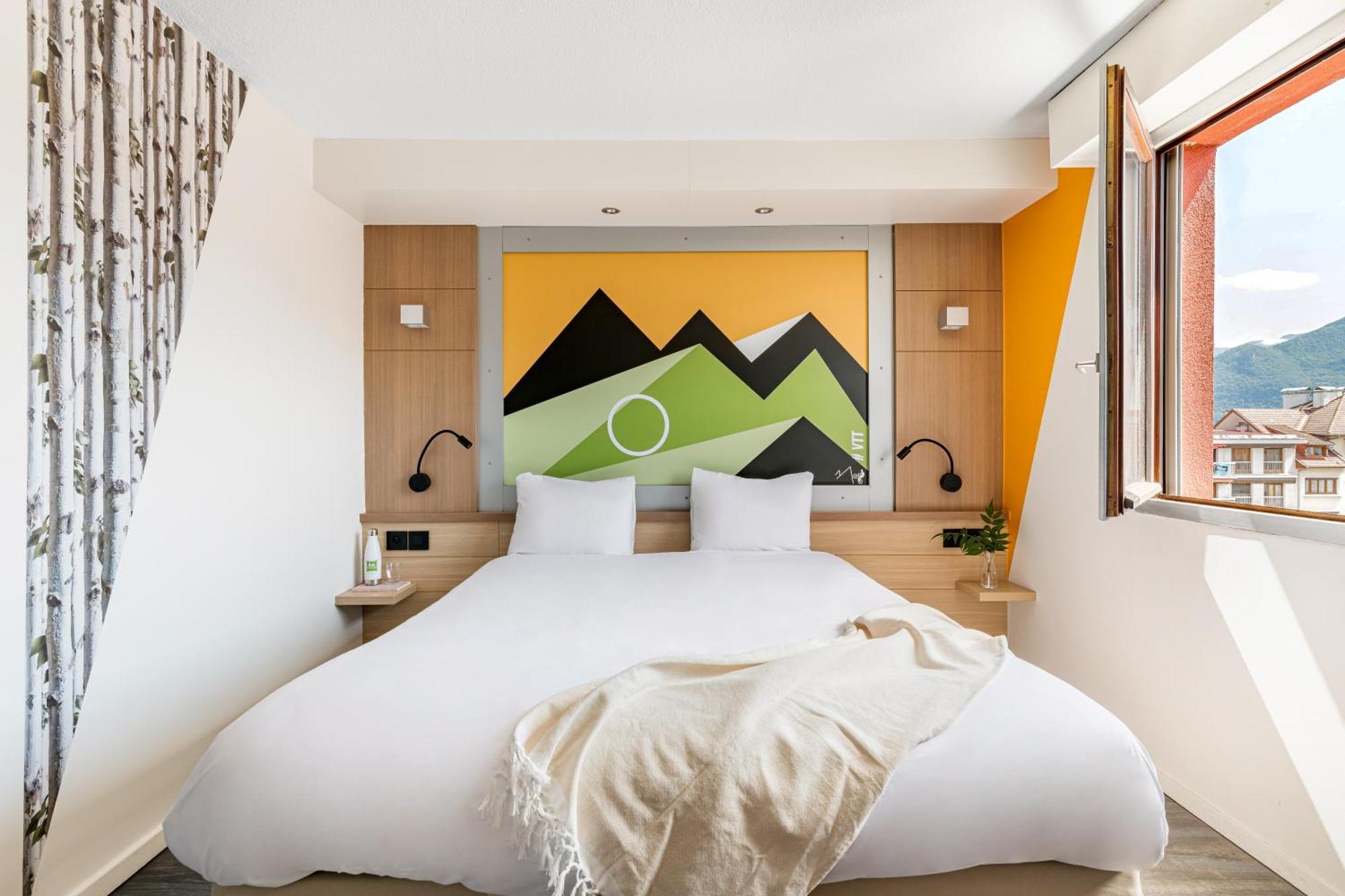 Hotel Ibis Styles Annecy Centre Gare Esterno foto