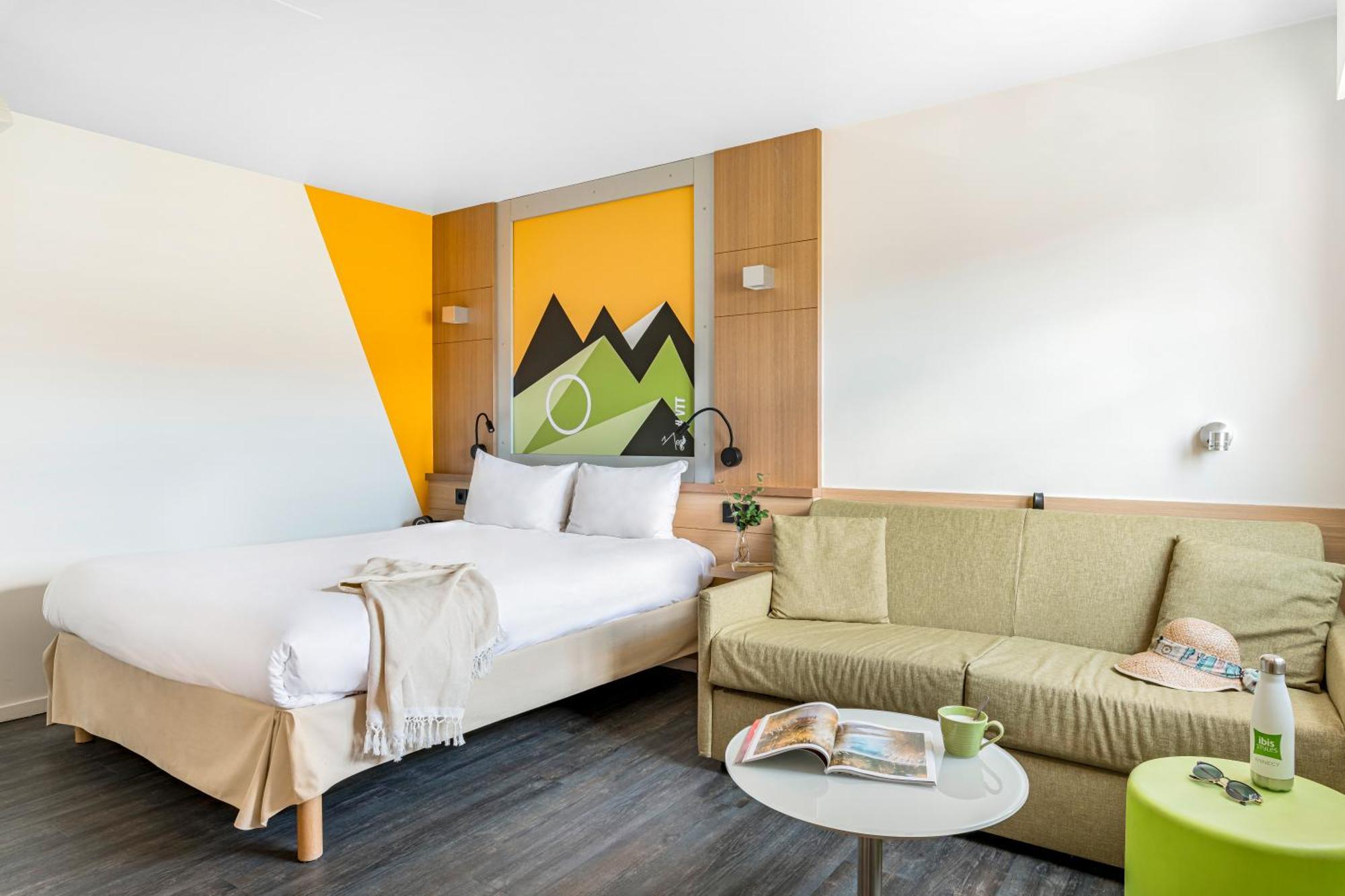 Hotel Ibis Styles Annecy Centre Gare Esterno foto