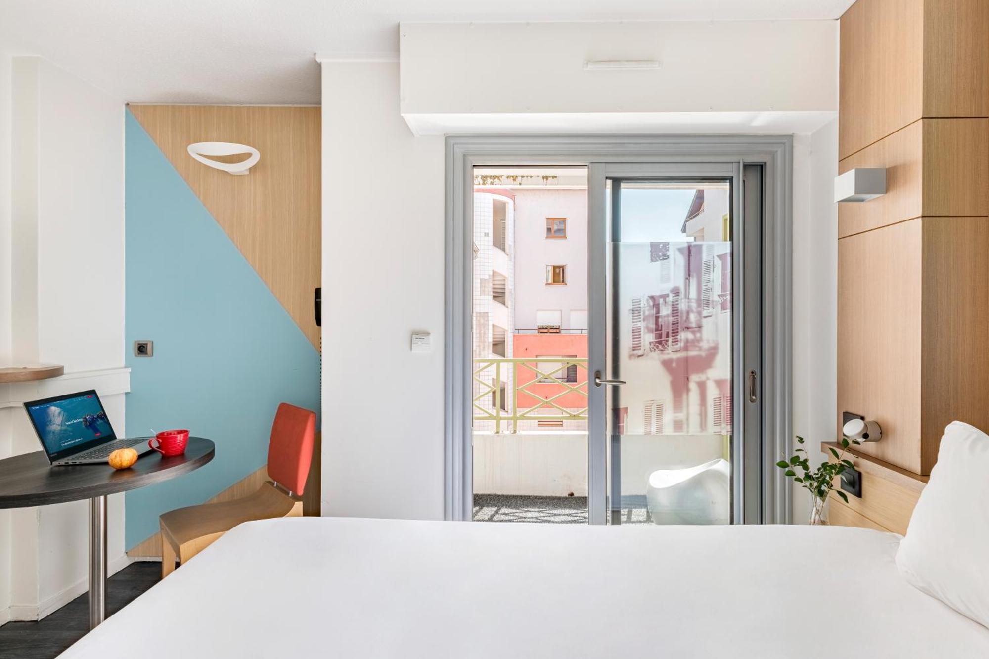 Hotel Ibis Styles Annecy Centre Gare Esterno foto
