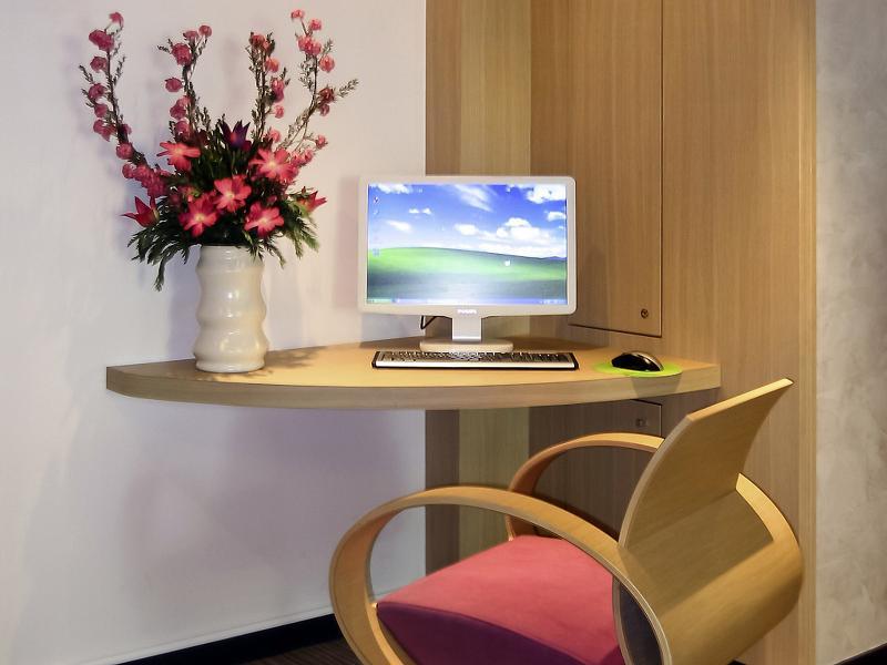 Hotel Ibis Styles Annecy Centre Gare Esterno foto