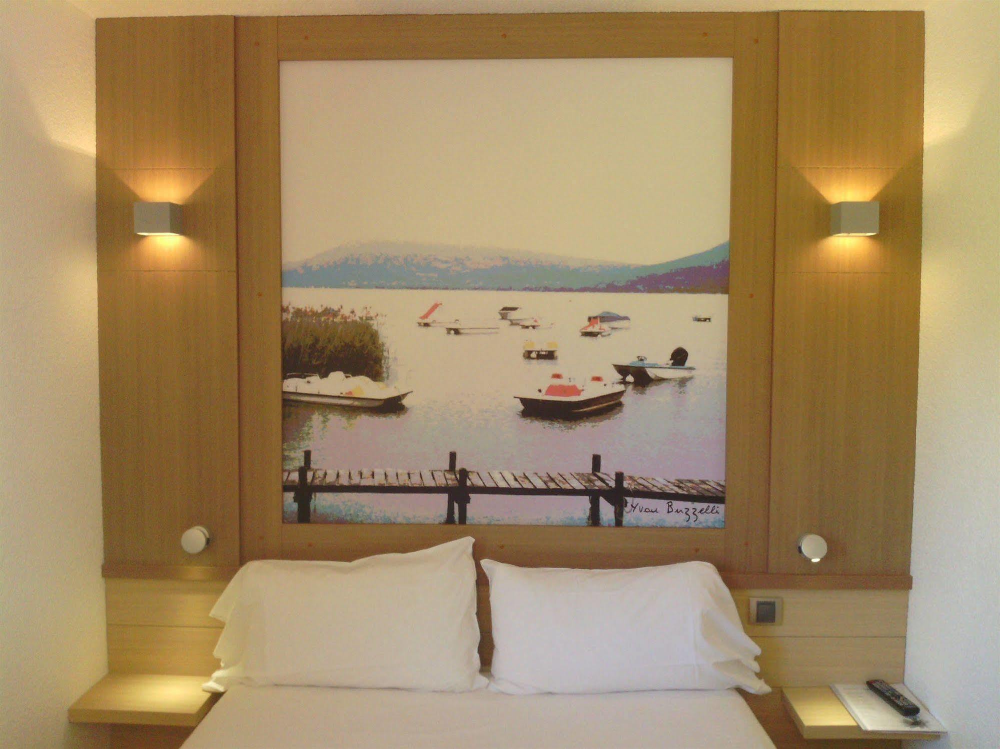 Hotel Ibis Styles Annecy Centre Gare Esterno foto