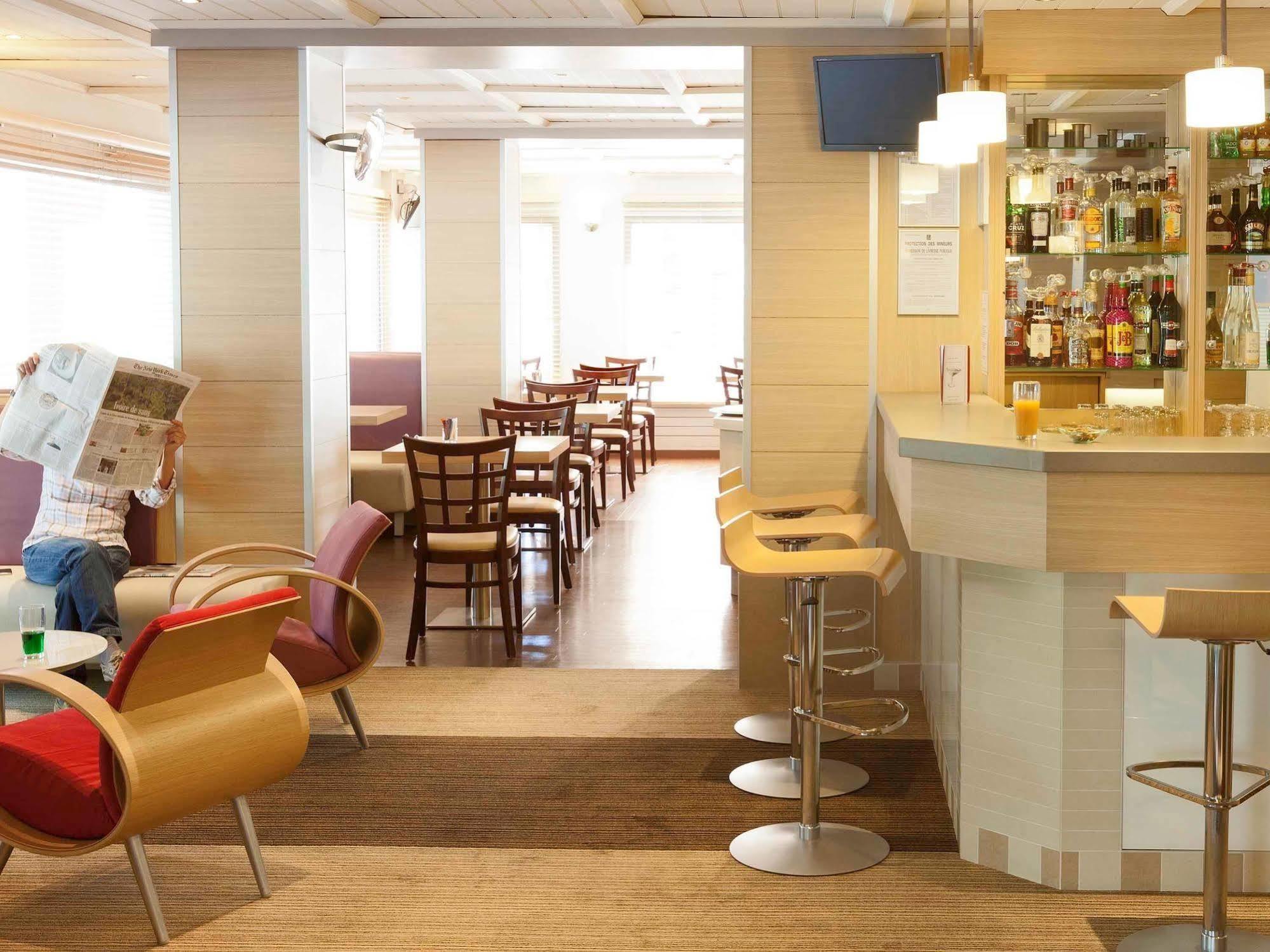Hotel Ibis Styles Annecy Centre Gare Esterno foto